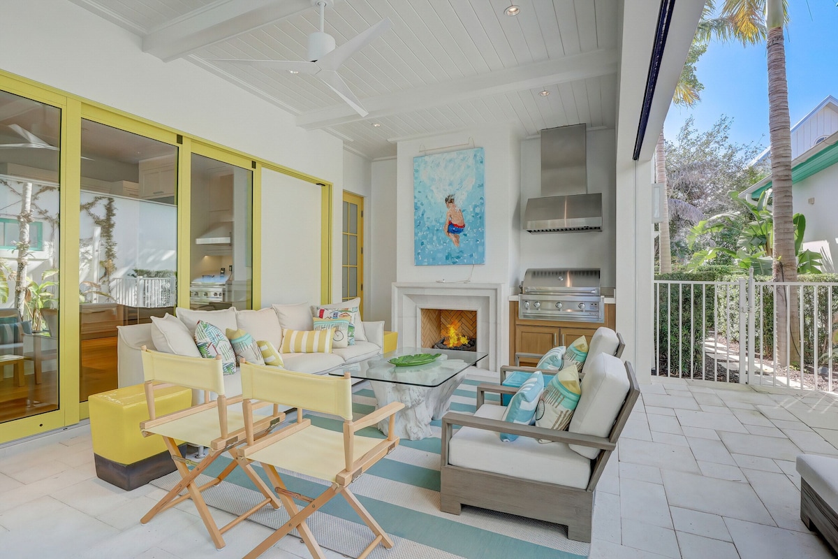 Photo 3 of The Sunshine Estate - Naples, FL