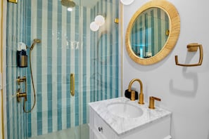 Bathroom - Driftwood at Anna Maria Island Inn (Holmes Beach)