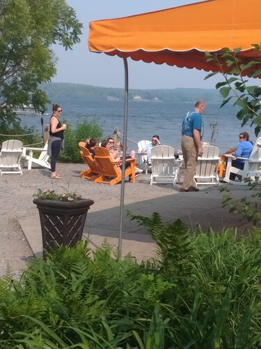 LAKE VIEW. TWO MASTER BEDROOMS. PARKING. LOCATION!