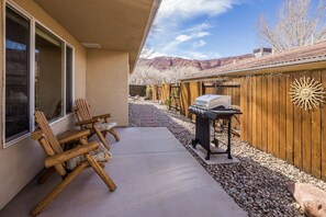 Luxury House, Patio, Mountain View | Terrace/patio - Cottonwoods 347 (Moab)