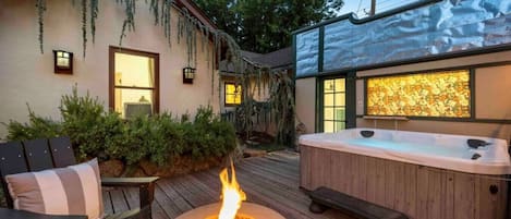 Bain à remous extérieur