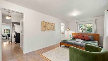 2 bedrooms, desk, iron/ironing board, travel crib