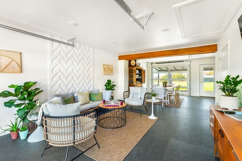 St. Clair Motor Lodge