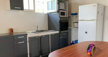 Villa spacieuse et calme...la campagne au bord de mer.