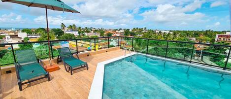 Kolam renang tertutup