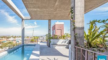 Kolam renang outdoor