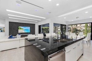 Interior - This house is a 4 bedroom(s), 3 bathrooms, located in Marco Island, FL. (Marco Island)