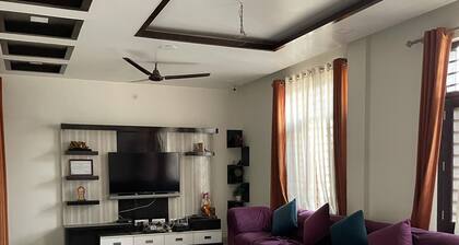 Amazing 3 Bedroom House Near Gandar River
