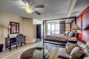 4 Schlafzimmer, Schreibtisch, Bügeleisen/Bügelbrett, kostenloses WLAN