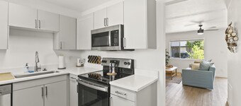 Lovely 1-bedroom condo in Biltmore 