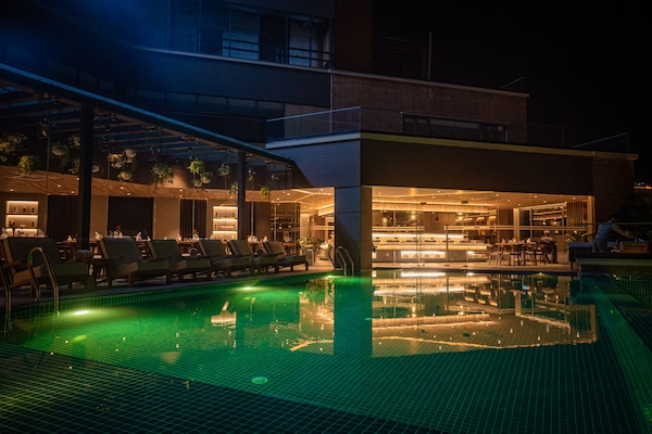 Kolam renang terbuka