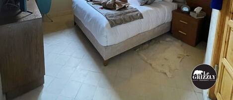 5 bedrooms, in-room safe, iron/ironing board, travel crib