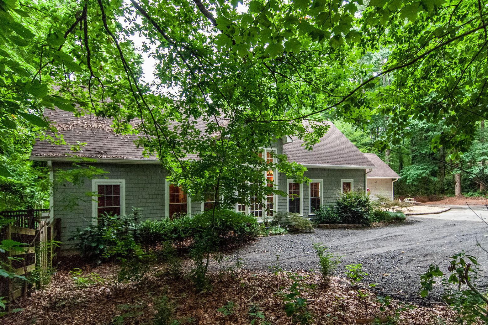 Secluded Lake Front Home on 2 acres with Walking Trails & More 🌲🦆🐟