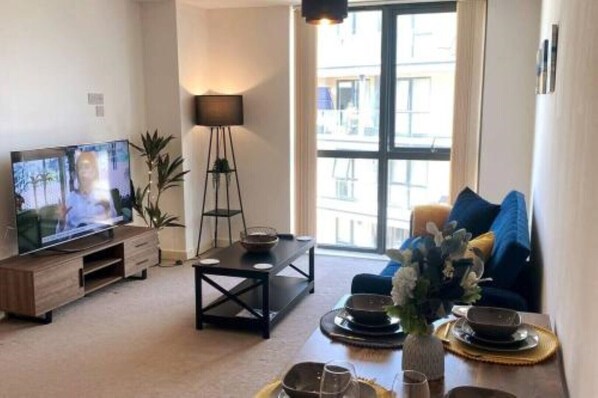 Living area - Luxury 2 Bedroom Apartment Near The Sea (Saltdean)