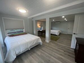 5 Schlafzimmer, Schreibtisch, Bügeleisen/Bügelbrett, WLAN