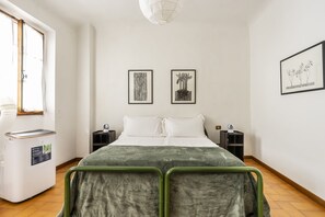 1 dormitorio, tabla de planchar con plancha, wifi gratis y ropa de cama
