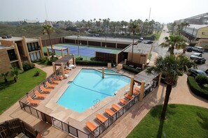Piscine extérieure, piscine chauffée