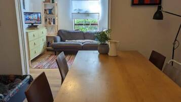 Rumah Basic, Beberapa Tempat Tidur | Tempat makan