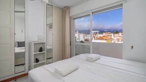 3 chambres, fer et planche à repasser, Wi-Fi gratuit, draps fournis