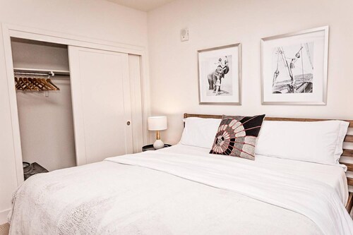New 2BR 2BA Apartment Near Tech Campuses With Pool