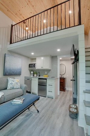Interior - #1 (Oak) Luxury Treehouse near Lake Guntersville (Scottsboro)