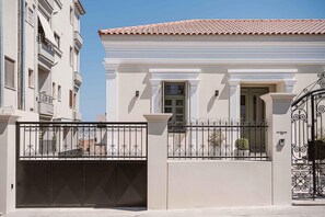 Villa, Smoking | 5 bedrooms, soundproofing - City Moments Villa Free Indoor Heated Pool (Chania)