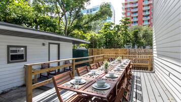 7 Bedroom Home | Courtyard view