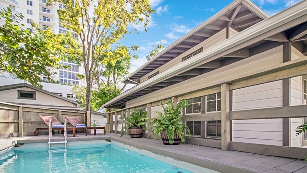 Outdoor pool - Roami at Downtown Retreat (Miami)