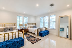 7 Bedroom Home | Laptop workspace, iron/ironing board, free WiFi, bed sheets