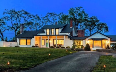Beautiful Country Home located outside of Jacksonville with pool!
