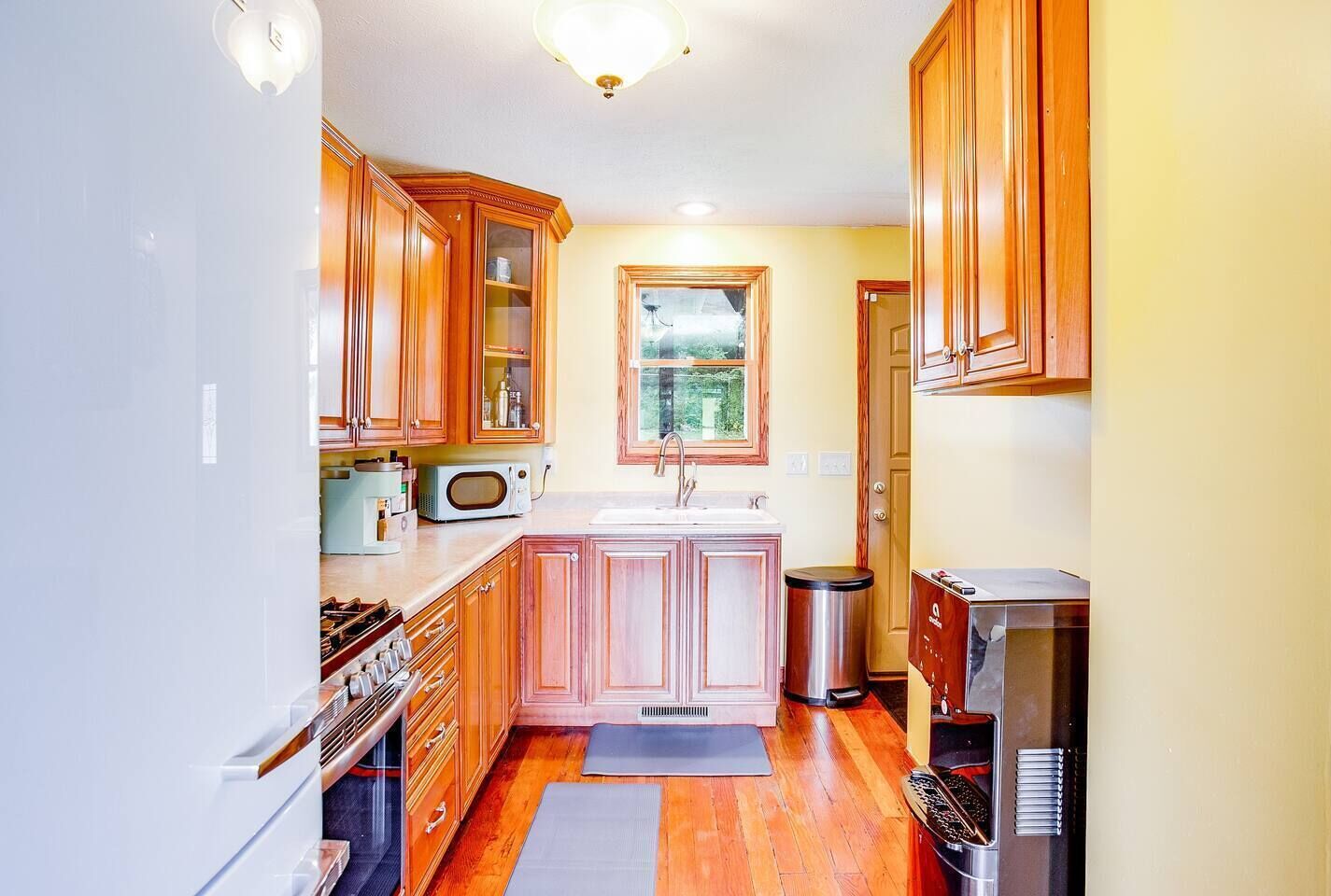 Réfrigérateur, micro-ondes, four, cafetière/bouilloire