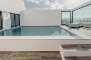 Villa, Accessible | 3 bedrooms - City Moments Penthouse I Close to Everything (Chania)