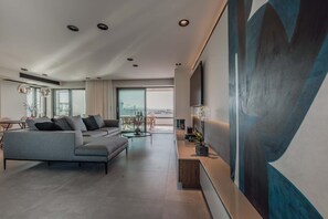 Villa, Accessible | 3 bedrooms - City Moments Penthouse I Close to Everything (Chania)
