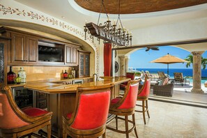 Bar (en la propiedad)