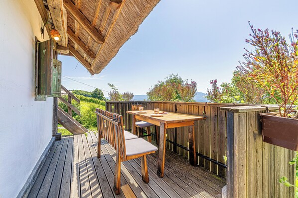 Tempat makan outdoor