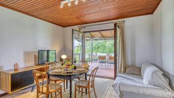 21-inch flat-screen TV with digital channels