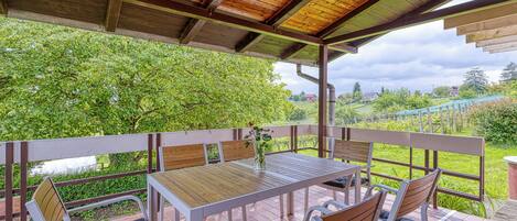 تناول الطعام بالخارج