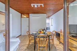Honeymoon House, Multiple Bedrooms, Mountainside (Lovely House Near Zagreb With Terrace) | Dining