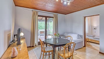 Casa de luna de miel, varias habitaciones (Lovely House Near Zagreb With Terrace) | Restauración