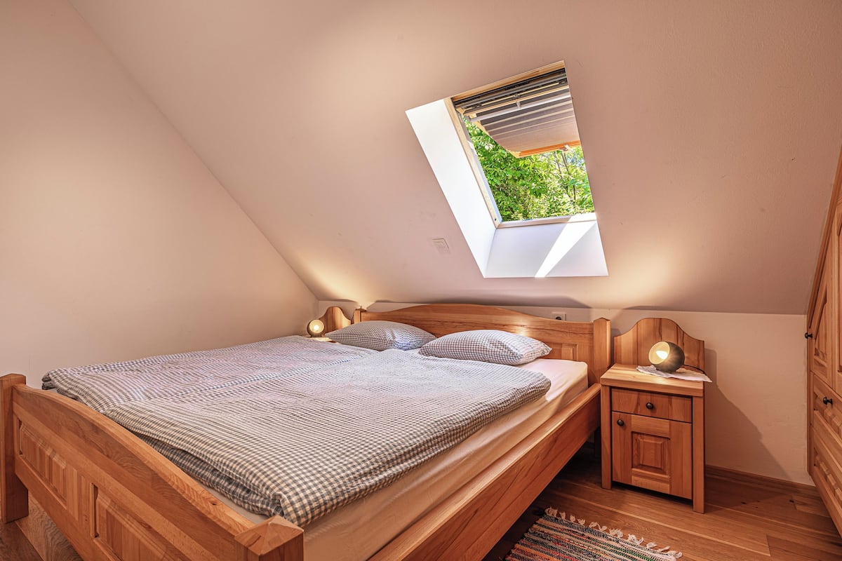 Family House, 1 Bedroom, Mountainside (Vineyard Cottage Pavlin 3) | 2 bedrooms, free WiFi, bed sheets