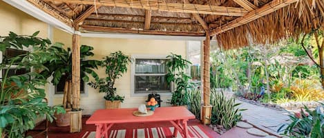 独立别墅 (The Secret Garden Home Near Beach, Sh) | 外观