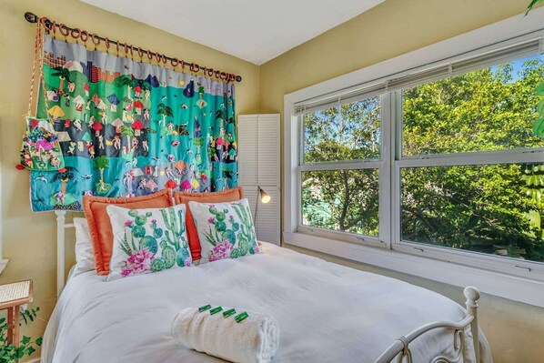 Exterior - The Secret Garden Home Close to Beach, Shops, Restaurants, Pet Friendly, Close to Lucerne Ave! (Lake Worth)