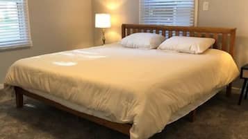 3 bedrooms, desk, free WiFi, bed sheets