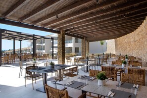 Outdoor dining - Ajul Luxury Hotel & Spa Resort Registry Collection (Kassandra)