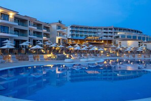Outdoor pool - Ajul Luxury Hotel & Spa Resort Registry Collection (Kassandra)