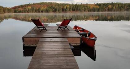 Tiny Off-grid Cozy log Cabins on Secluded Lake
