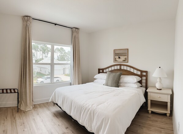 5 bedrooms, desk, iron/ironing board, travel cot
