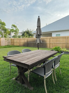 Outdoor dining