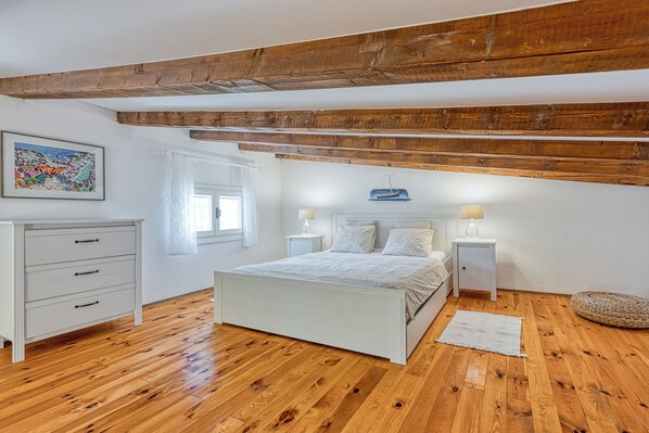 Family House, 1 Bedroom (Eco house Zabodarski beach)