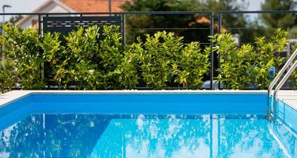 Villa Bella with heated pool and Seaview